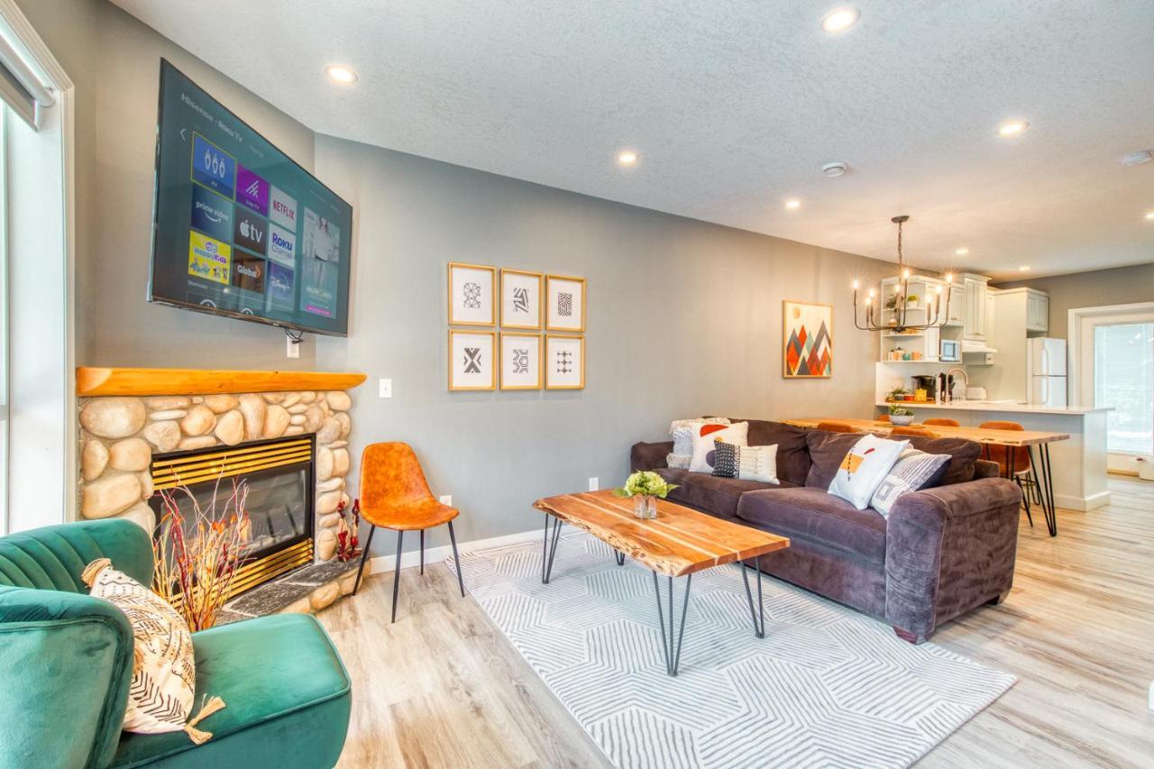 Beautiful Newly Reno 2Bdm 2 Bth Sleep Up To 6 Adults & Kids Mountain View Townhouse Suite Canmore Exterior photo